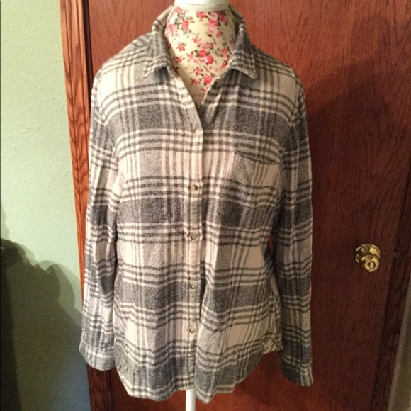 American Eagle Outfitters Tops - American Eagle Slim Fit Flannel Shirt